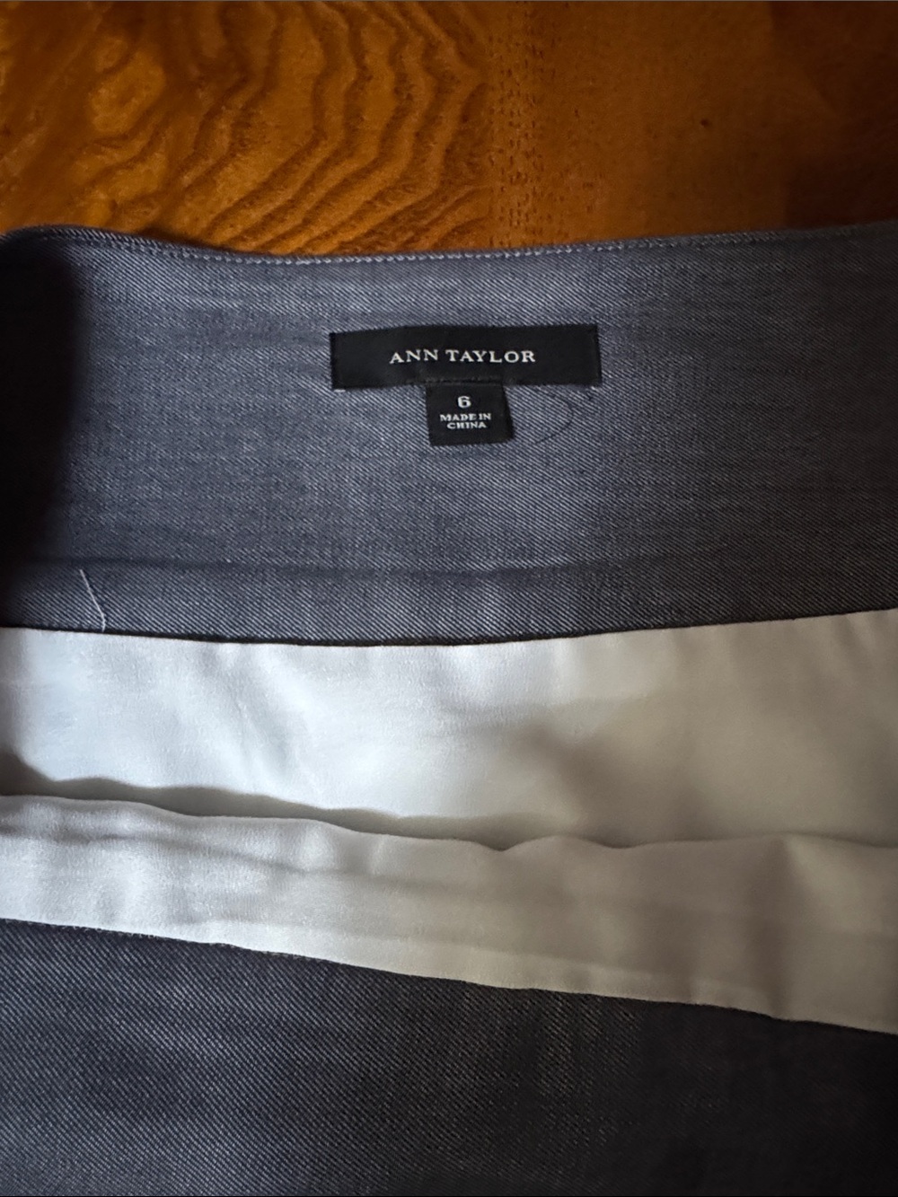 NWOT Ann Taylor 100% Cotton Gray Midi Skirt with Cream Lace Trim - Picture 4 of 11